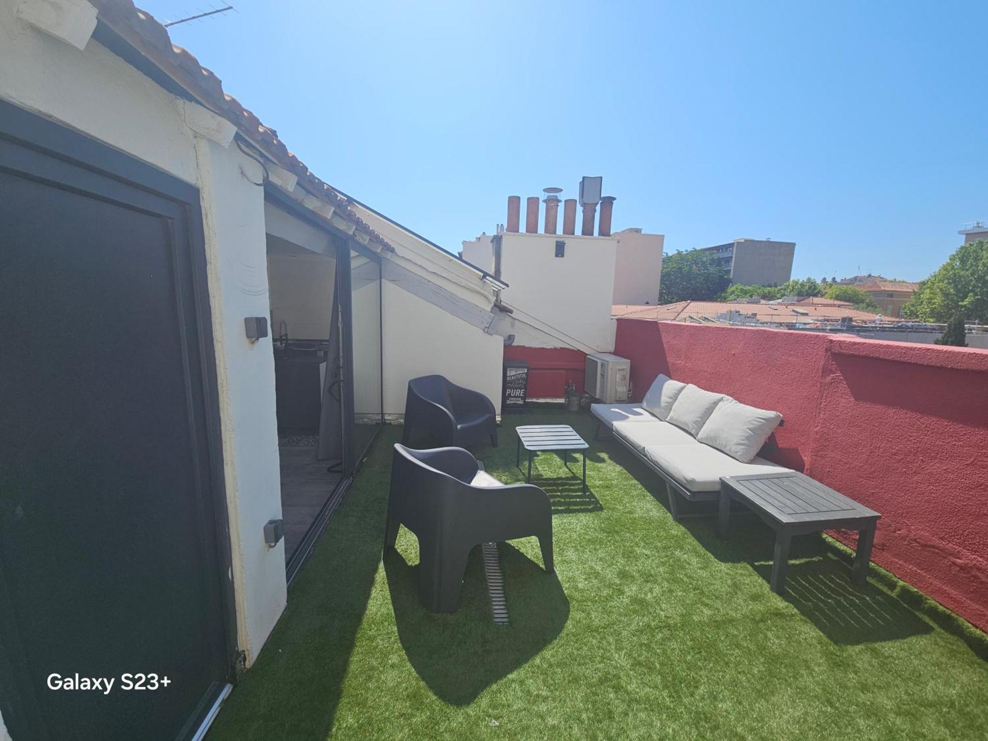 3 Avec Terrasse 18m - 8 Pers - 1 Place De Parking *