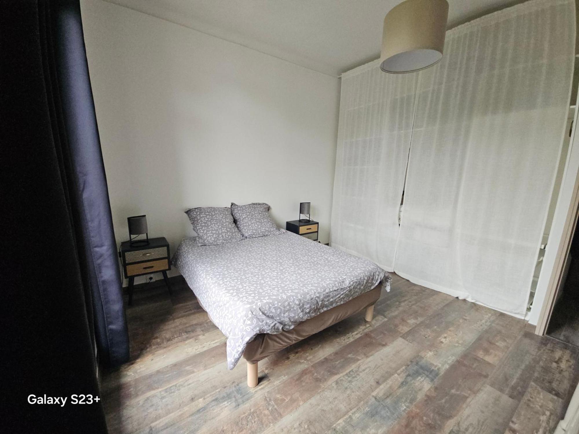 3 Avec Terrasse 18m - 8 Pers - 1 Place De Parking * Marseille